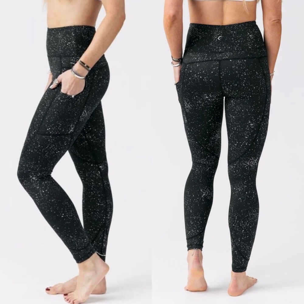 Zyia Women's Black Reflective Pocket Leggings (8-10) - Picture 2 of 2